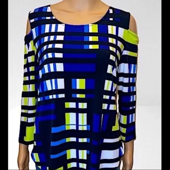 WORTHINGTON cold shoulder top - Picture 2 of 10